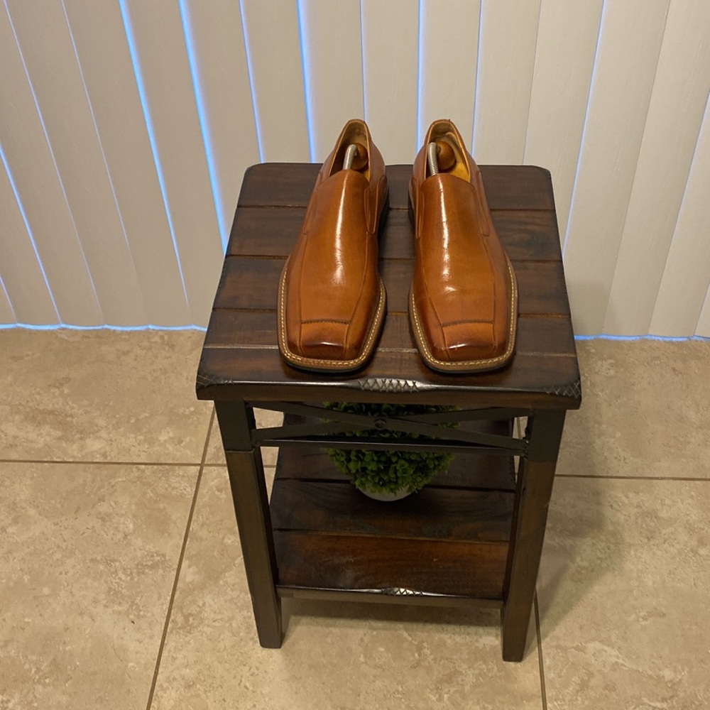 Mens brown leather loafers with shoe stretcher included - Picture 3 of 11